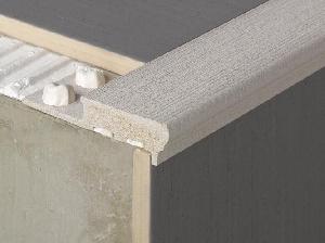 PERFIL PELDAÑO PVC N-PELDAÑO MAXIKENYA 12 X 1000 CACAO-130 - EMC