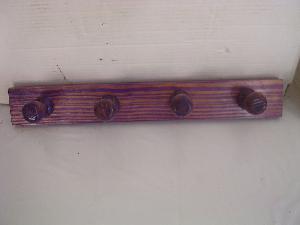 ARTESANIA MADERA PERCHA 4 POMOS 50X7 REF. 013 - MOL